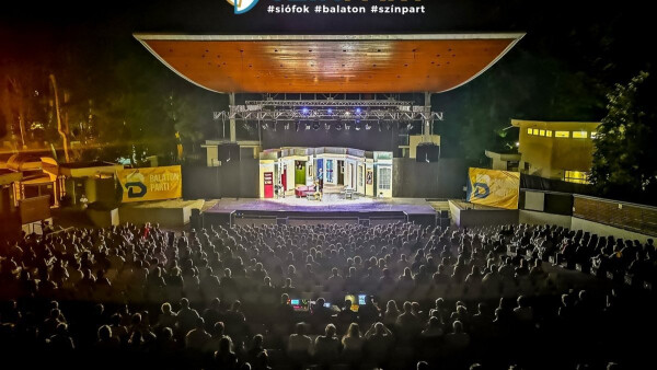 Színpart - Kálmán Imre Open-air Stage