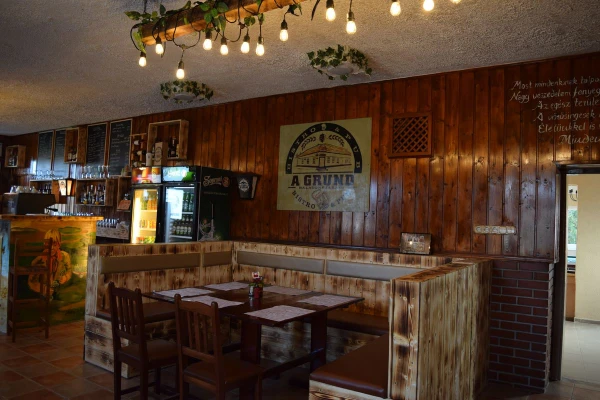 Grund Bistro & Pub