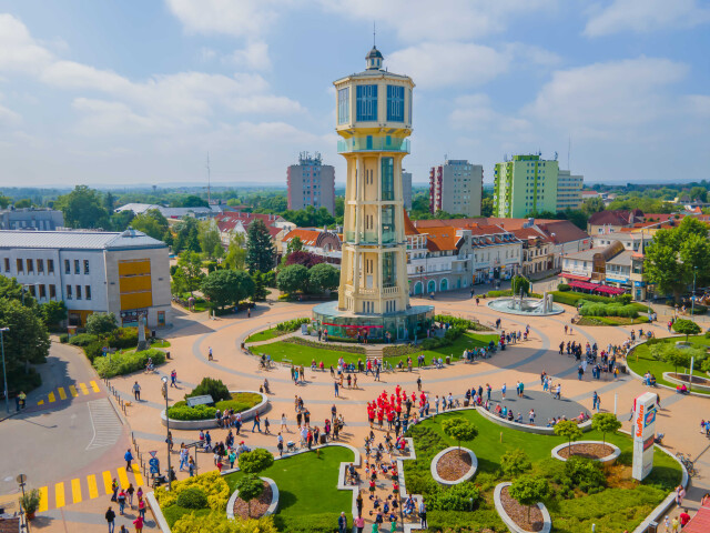Pünkösdi Szezonnyitó, díszfelvonulással