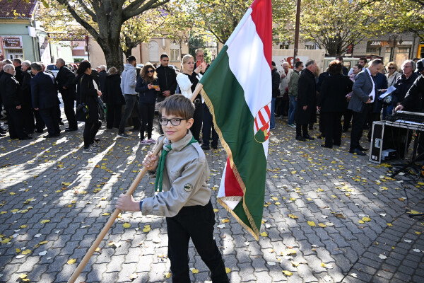 „Emlékezzünk és tanuljunk már végre, magyarok!”