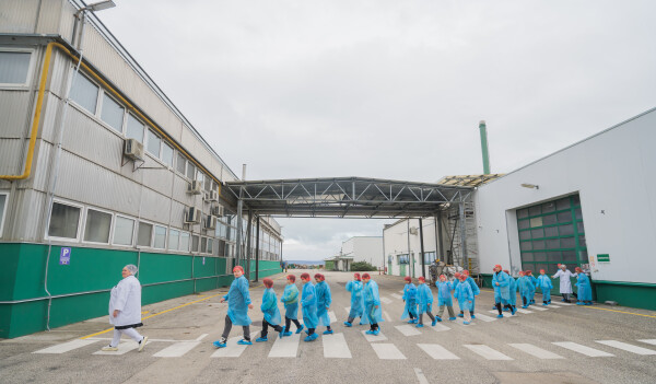 Kinyitják kapuikat a cégek és intézmények