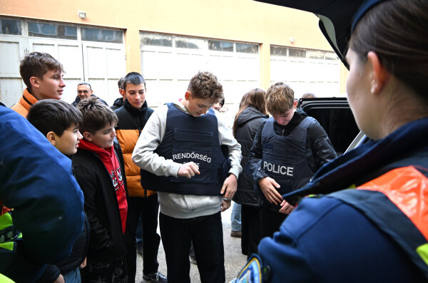 Közel ezer fiatal az idei nyílt napokon