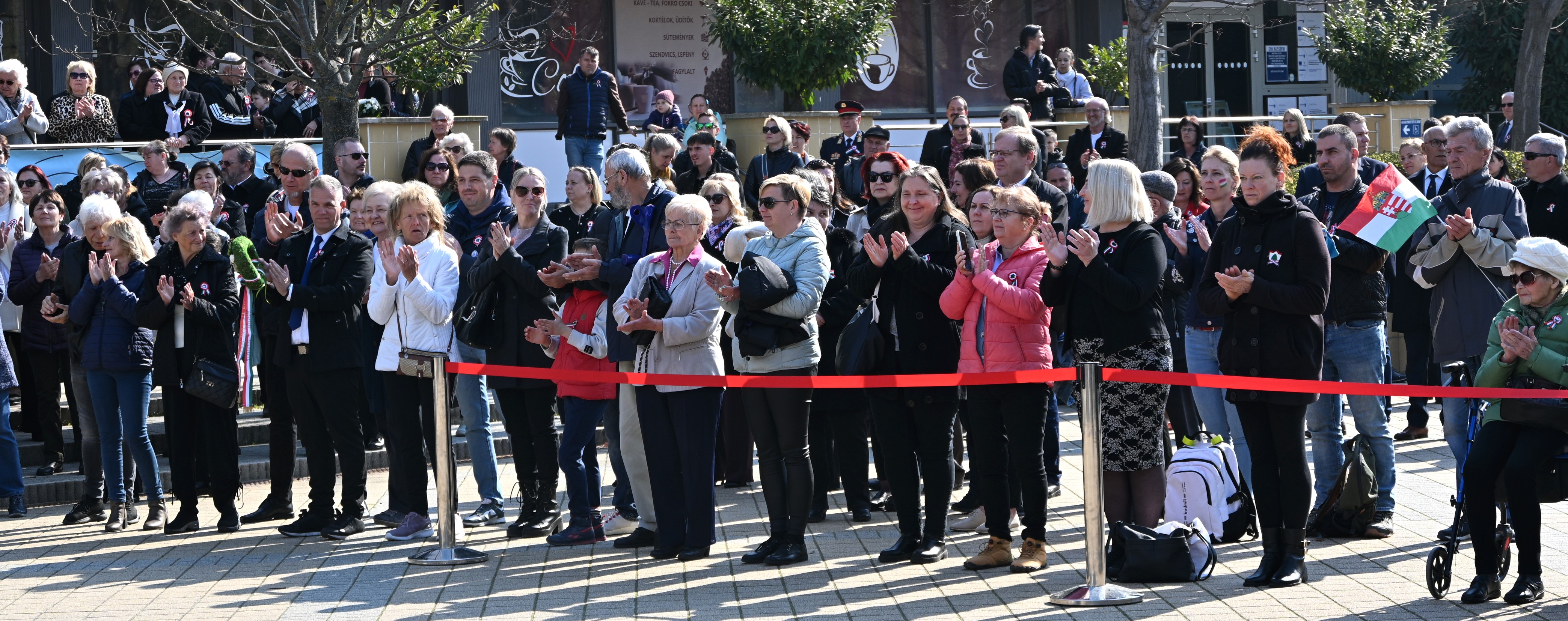 „Vérrel írott betűkkel üzennek elődeink”